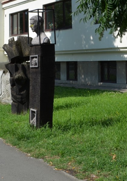 Ansamblul monumental din parcul Liceului „Sabin Drăgoi”