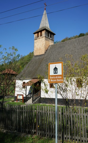 The wooden church from Roșia Nouă