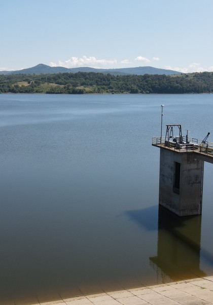 Tauț Lake